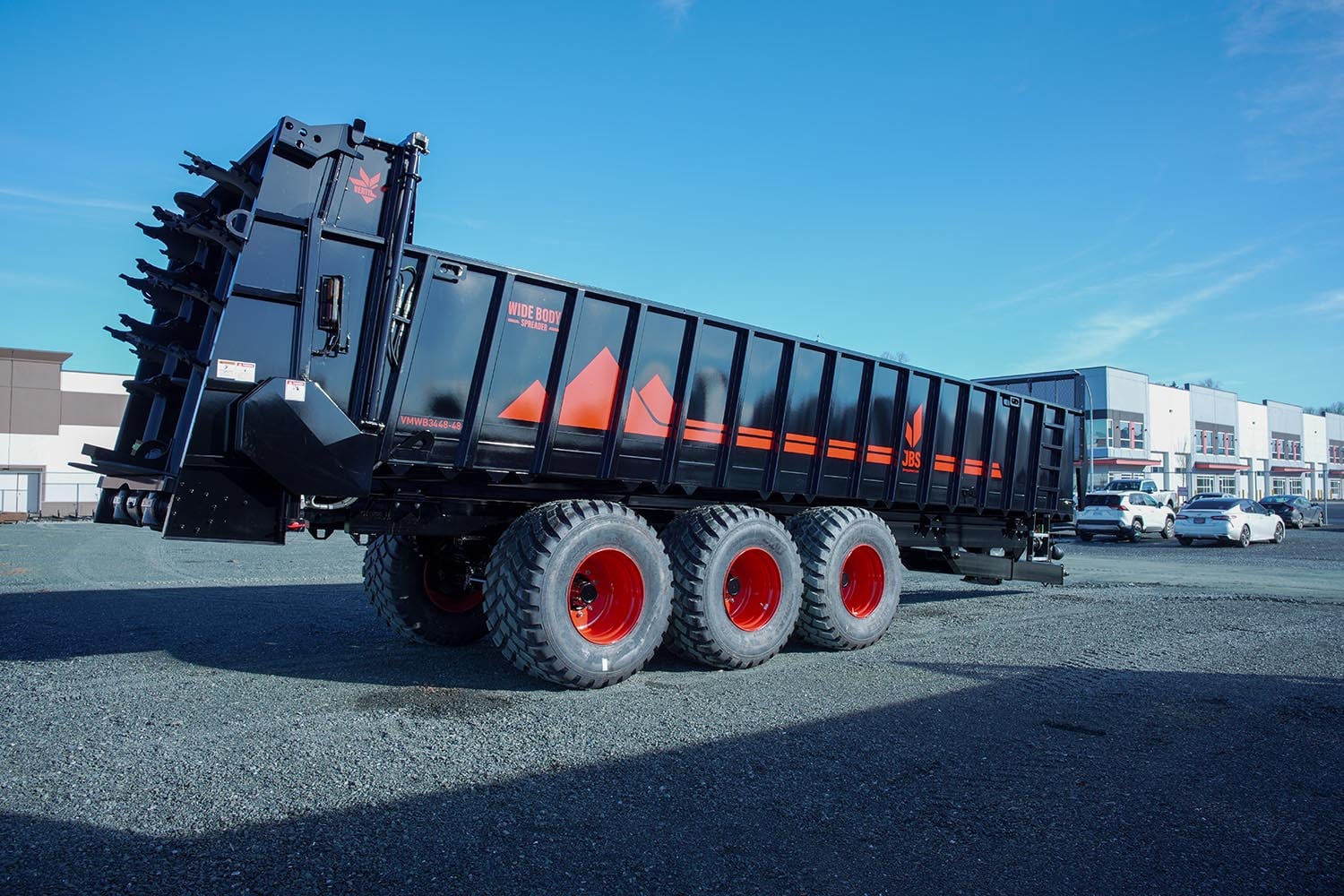 JBS Dry Manure Spreader